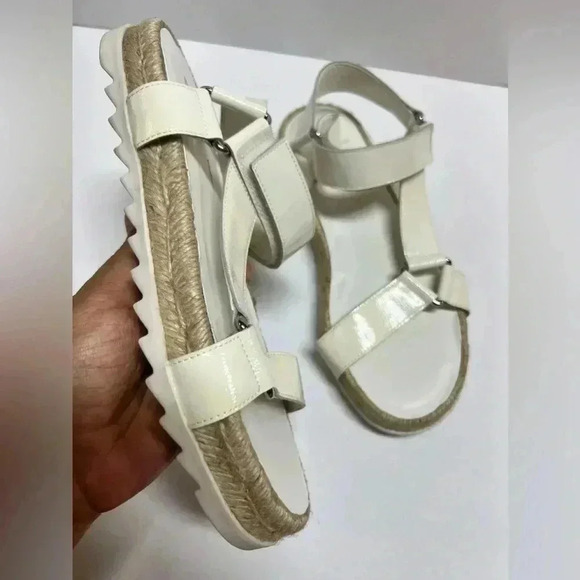 MARC‎ FISHER Jecca White Leather Strappy Sandals Sz 6M - Picture 1 of 9